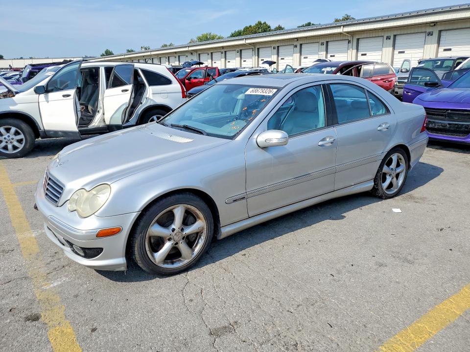 2005 Mercedes-benz C მანქანა იყიდება აუქციონზე, vin: WDBRF40J15G619022, აუქციონის ნომერი: 68679326