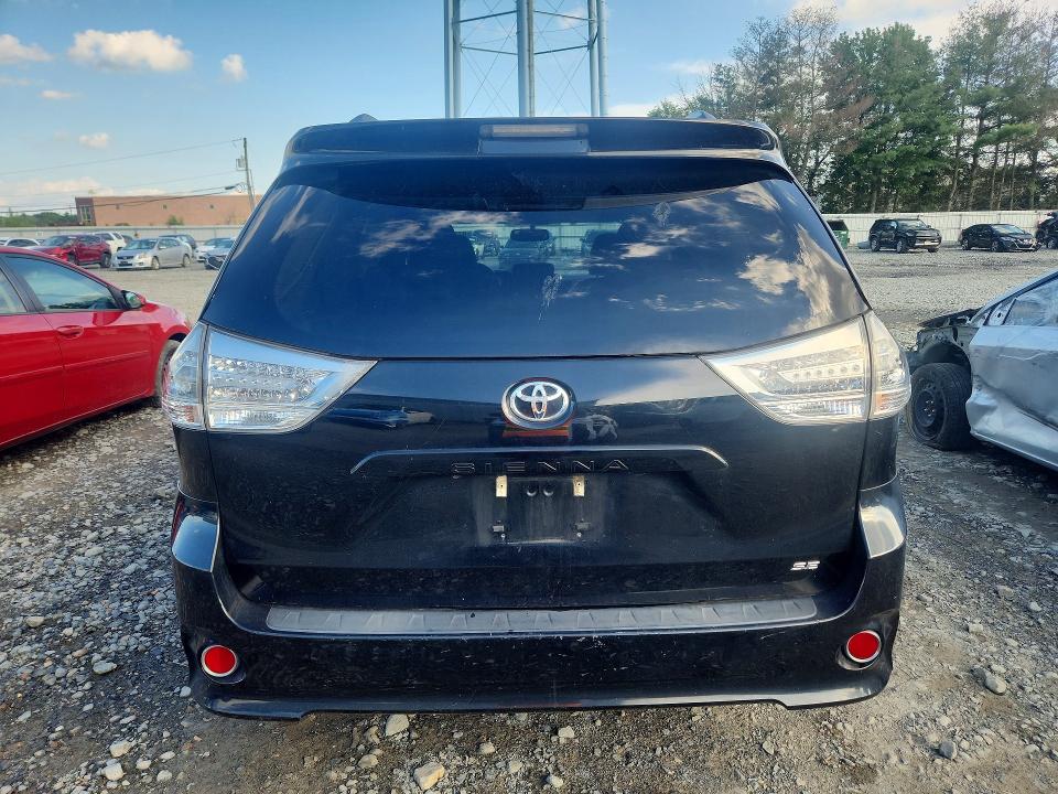 67805666 :رقم المزاد ، 5TDXZ3DC1HS864512 vin ، 2017 Toyota Sienna مزاد بيع