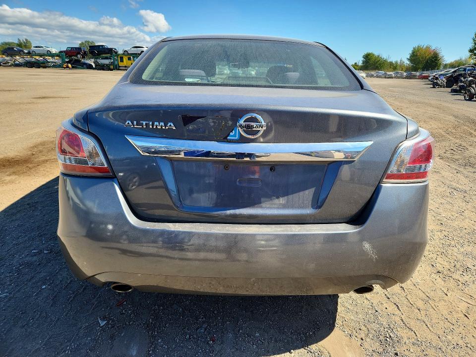 2015 Nissan Altima მანქანა იყიდება აუქციონზე, vin: 1N4AL3AP5FN312521, აუქციონის ნომერი: 69929456
