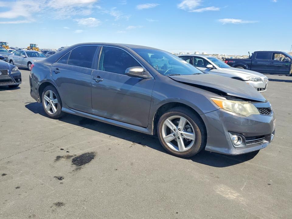 68615726 :رقم المزاد ، 4T1BF1FKXCU589766 vin ، 2012 Toyota Camry مزاد بيع