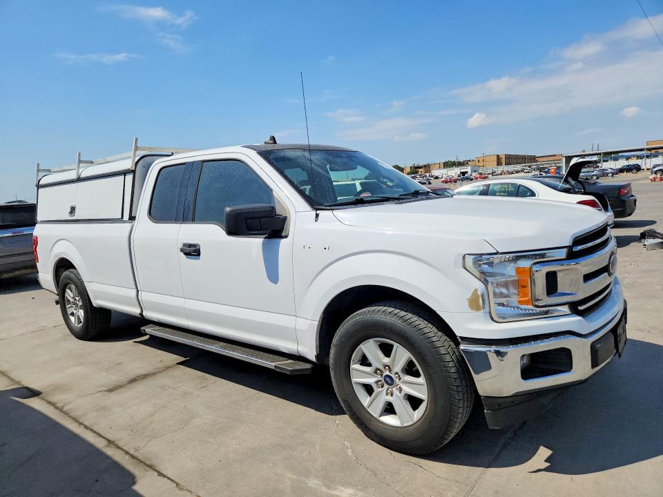 67688686 :رقم المزاد ، 1FTFX1C47LKD35582 vin ، 2020 Ford F150 مزاد بيع