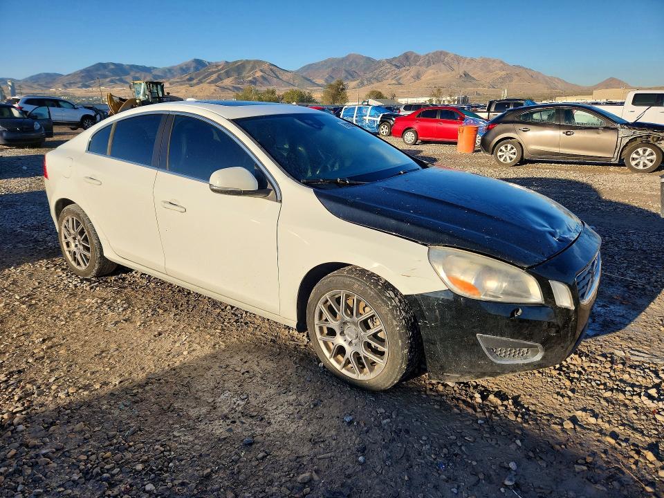 2013 Volvo S60 მანქანა იყიდება აუქციონზე, vin: YV1612FSXD2225896, აუქციონის ნომერი: 69728096
