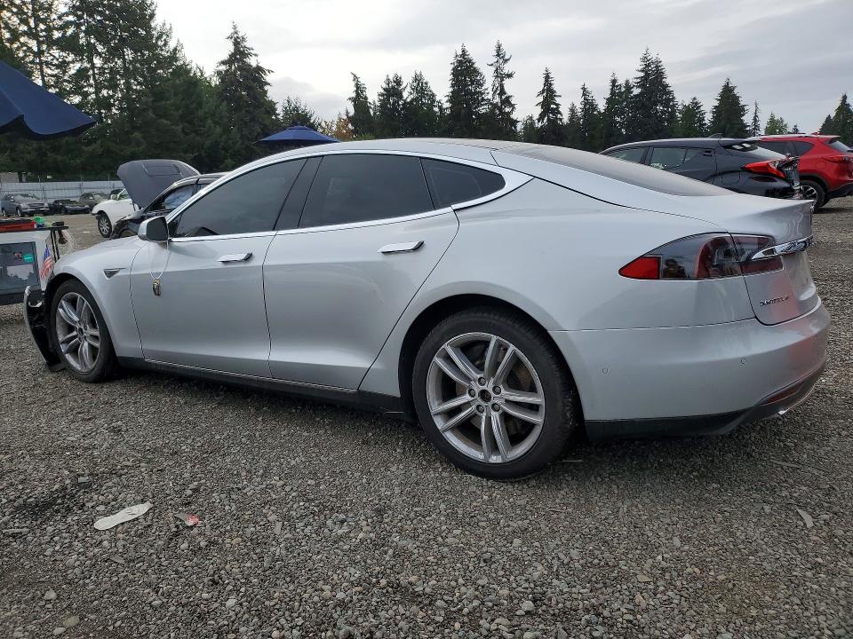 Продажа на аукционе авто 2015 Tesla Model S, vin: 5YJSA1H25FF090788, номер лота: 68669546