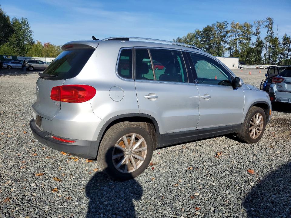 2017 Volkswagen Tiguan მანქანა იყიდება აუქციონზე, vin: WVGRV7AX4HW501216, აუქციონის ნომერი: 67072186