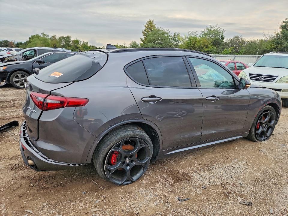 70046916 :رقم المزاد ، ZASPAKBN4N7D47773 vin ، 2022 Alfa Romeo Stelvio مزاد بيع