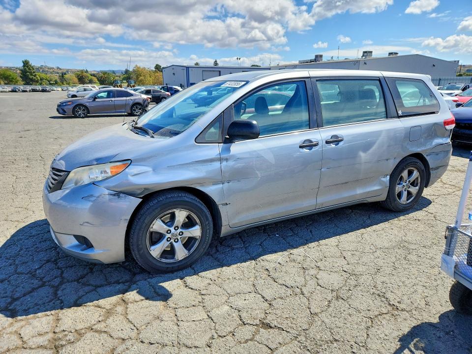 2014 Toyota Sienna მანქანა იყიდება აუქციონზე, vin: 5TDZK3DC5ES464249, აუქციონის ნომერი: 67433956