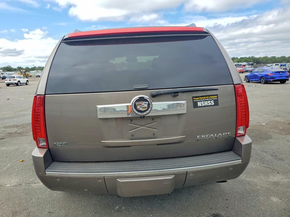 2011 Cadillac Escalade მანქანა იყიდება აუქციონზე, vin: 1GYS4AEF5BR328667, აუქციონის ნომერი: 70841836