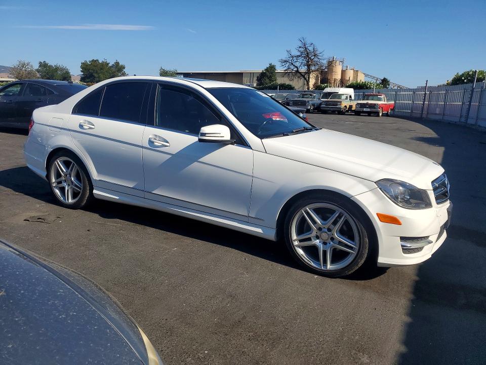 67404036 :رقم المزاد ، WDDGF4HB1EG239426 vin ، 2014 Mercedes-benz C مزاد بيع