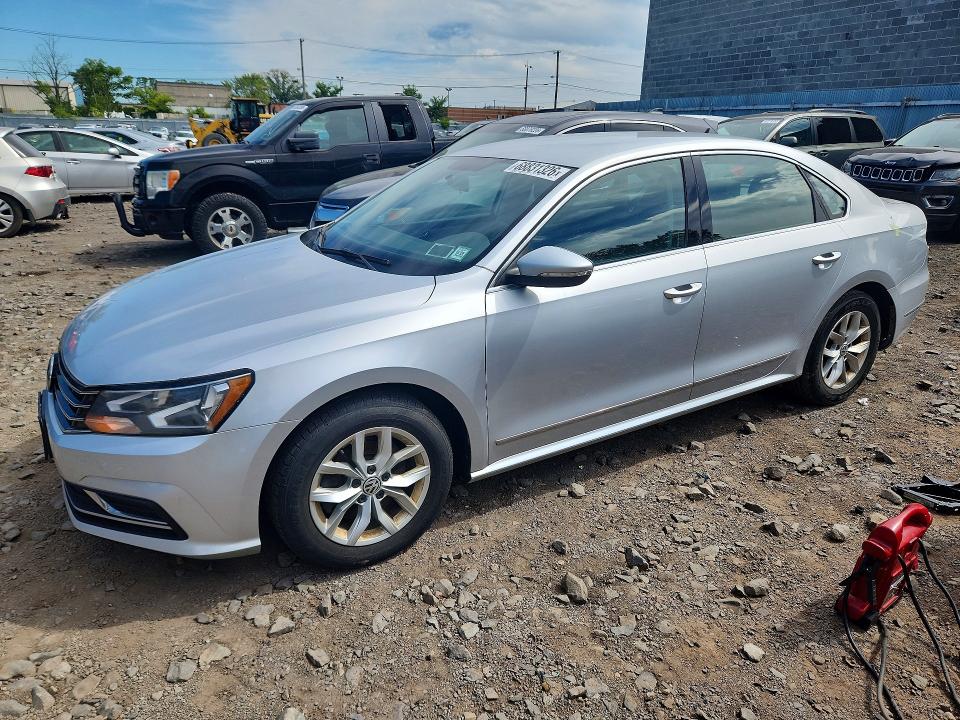 Продаж на аукціоні авто 2017 Volkswagen Passat, vin: 1VWAT7A32HC072709, номер лоту: 68831326