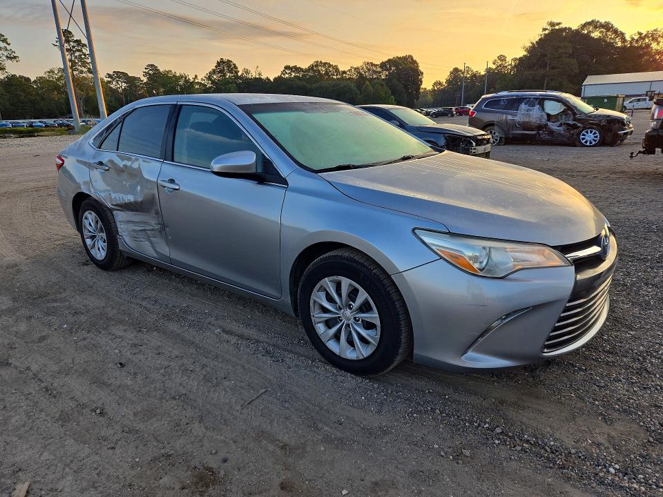 Aukcja sprzedaży 2016 Toyota Camry, vin: 4T4BF1FK2GR573153, numer aukcji: 70462086
