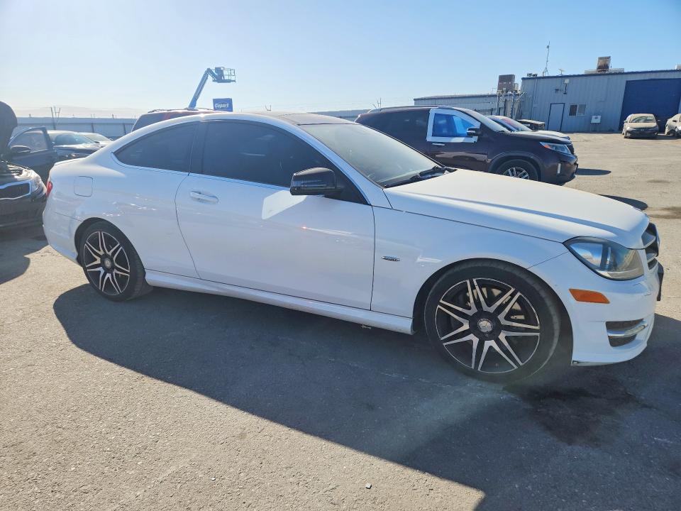 Продаж на аукціоні авто 2013 Mercedes-benz C, vin: WDDGJ4HB0DG085076, номер лоту: 70679546