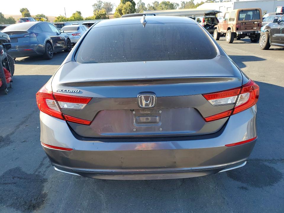 Продажа на аукционе авто 2018 Honda Accord, vin: 1HGCV1F19JA148391, номер лота: 70342516