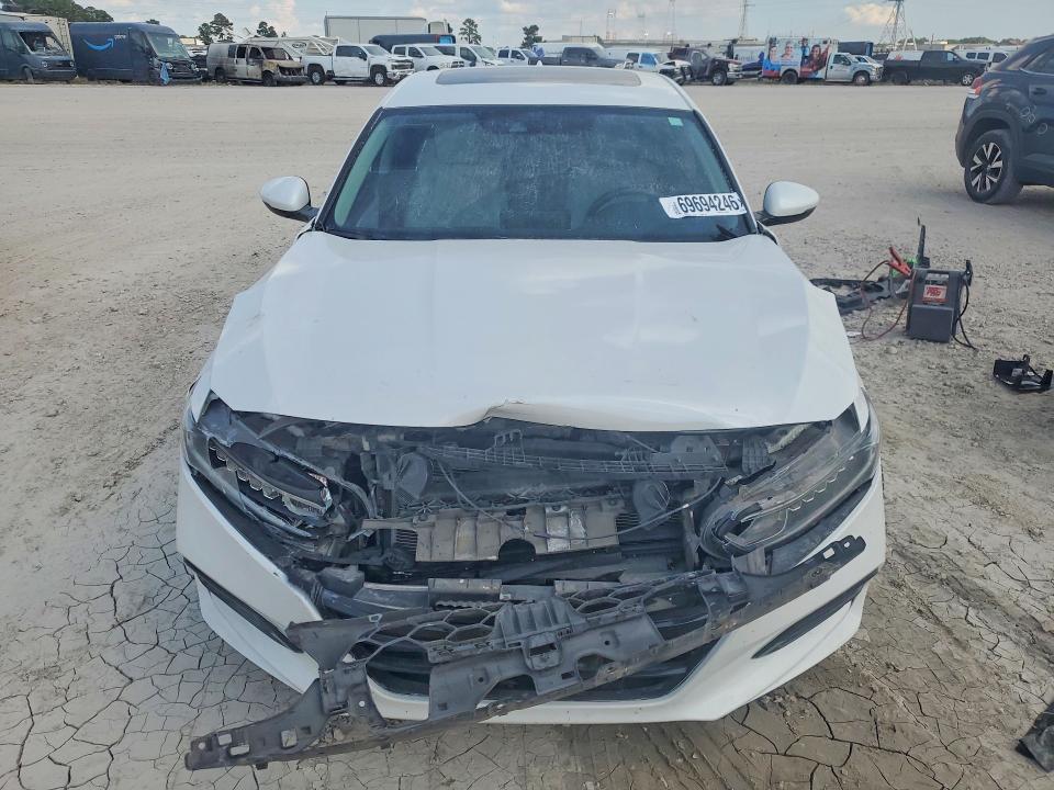 Aukcja sprzedaży 2018 Honda Accord, vin: 1HGCV1F59JA188571, numer aukcji: 69694246