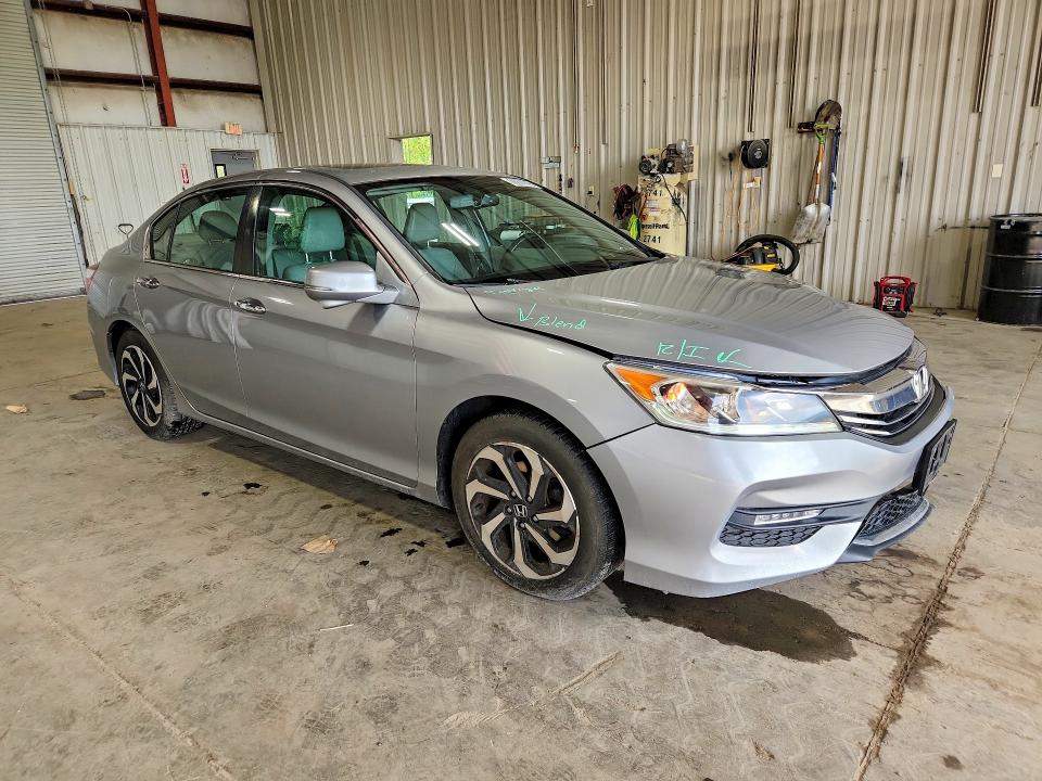 Продаж на аукціоні авто 2017 Honda Accord, vin: 1HGCR2F88HA267485, номер лоту: 68070846