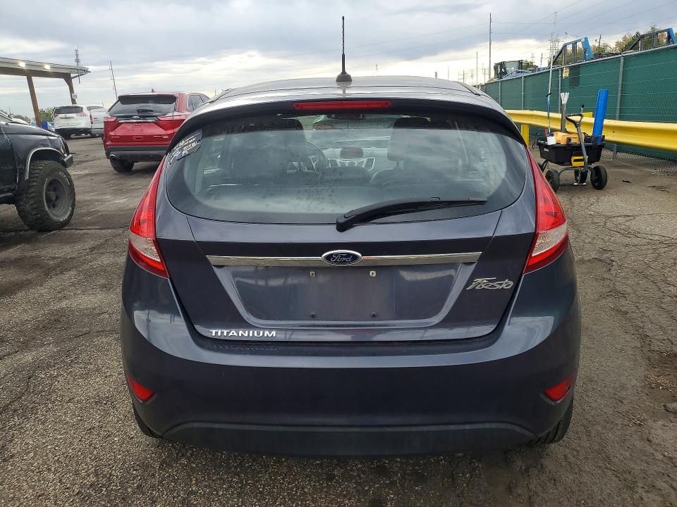 2013 Ford Fiesta მანქანა იყიდება აუქციონზე, vin: 3FADP4FJ5DM110975, აუქციონის ნომერი: 68881896