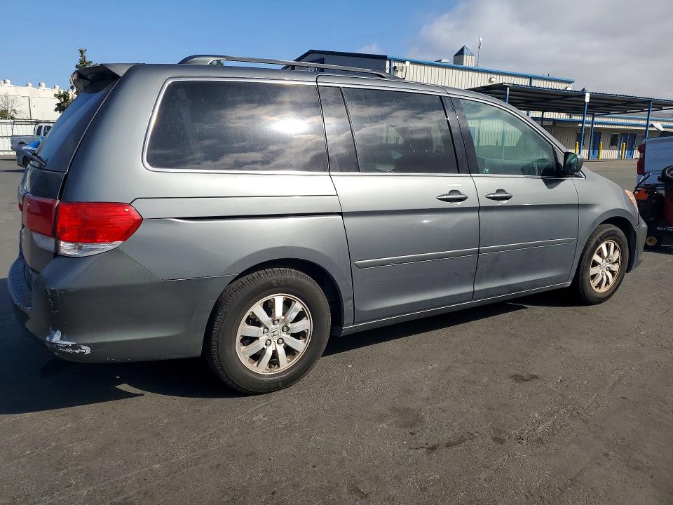 69354656 :رقم المزاد ، 5FNRL38798B405837 vin ، 2008 Honda Odyssey مزاد بيع