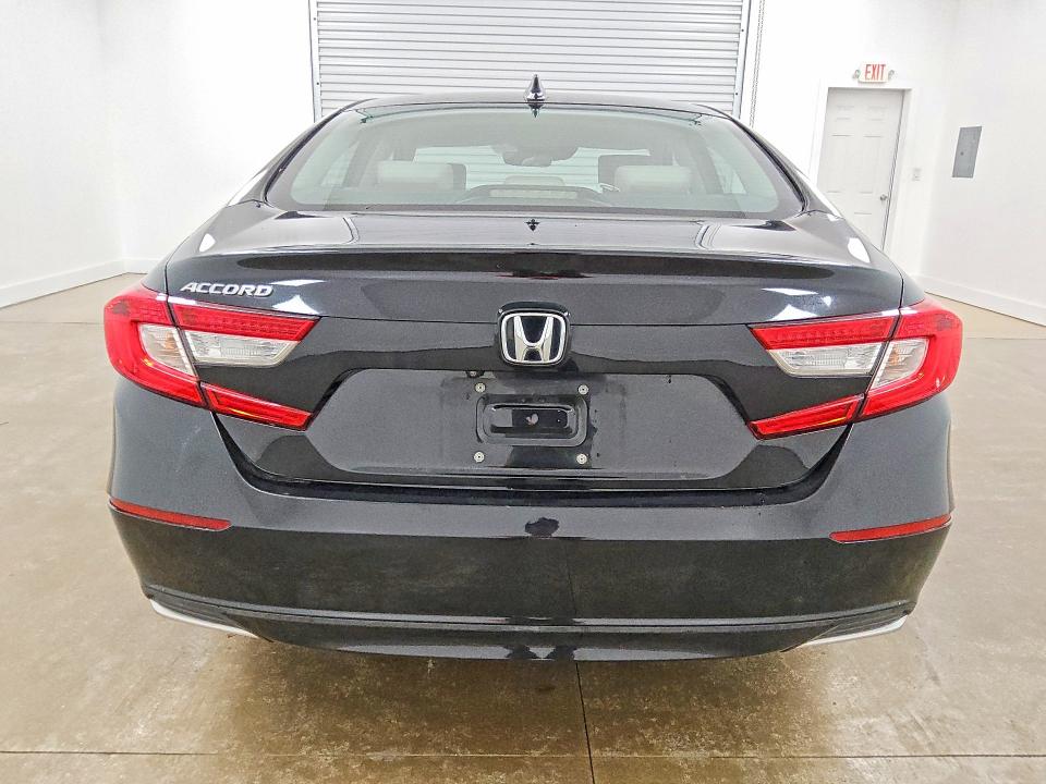 2018 Honda Accord მანქანა იყიდება აუქციონზე, vin: 1HGCV1F59JA208754, აუქციონის ნომერი: 67439416