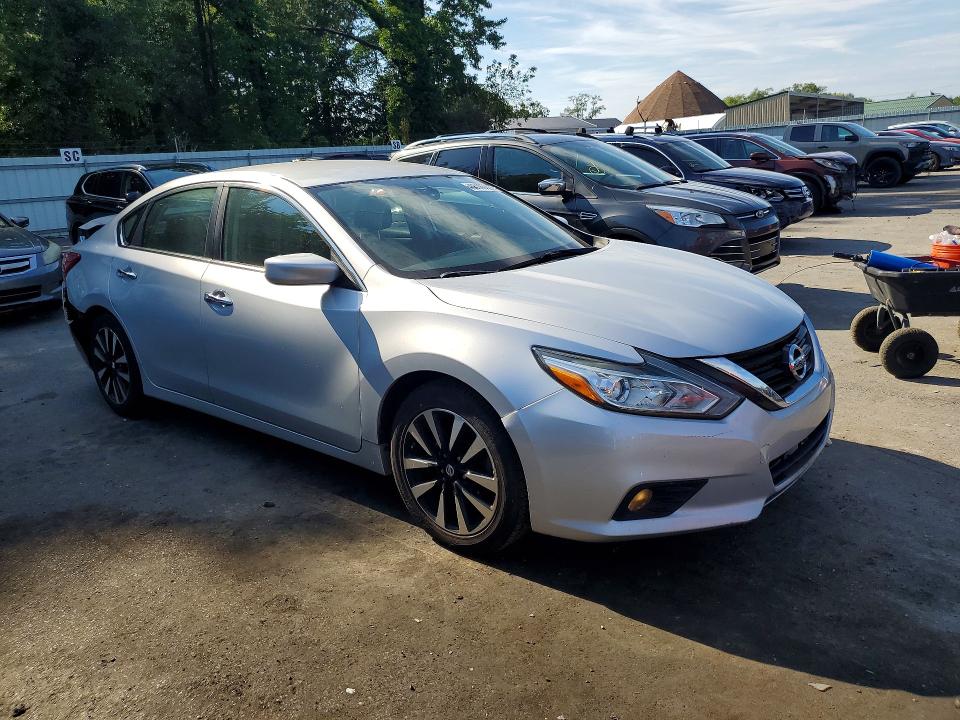 2018 Nissan Altima მანქანა იყიდება აუქციონზე, vin: 1N4AL3AP7JC270471, აუქციონის ნომერი: 68185006