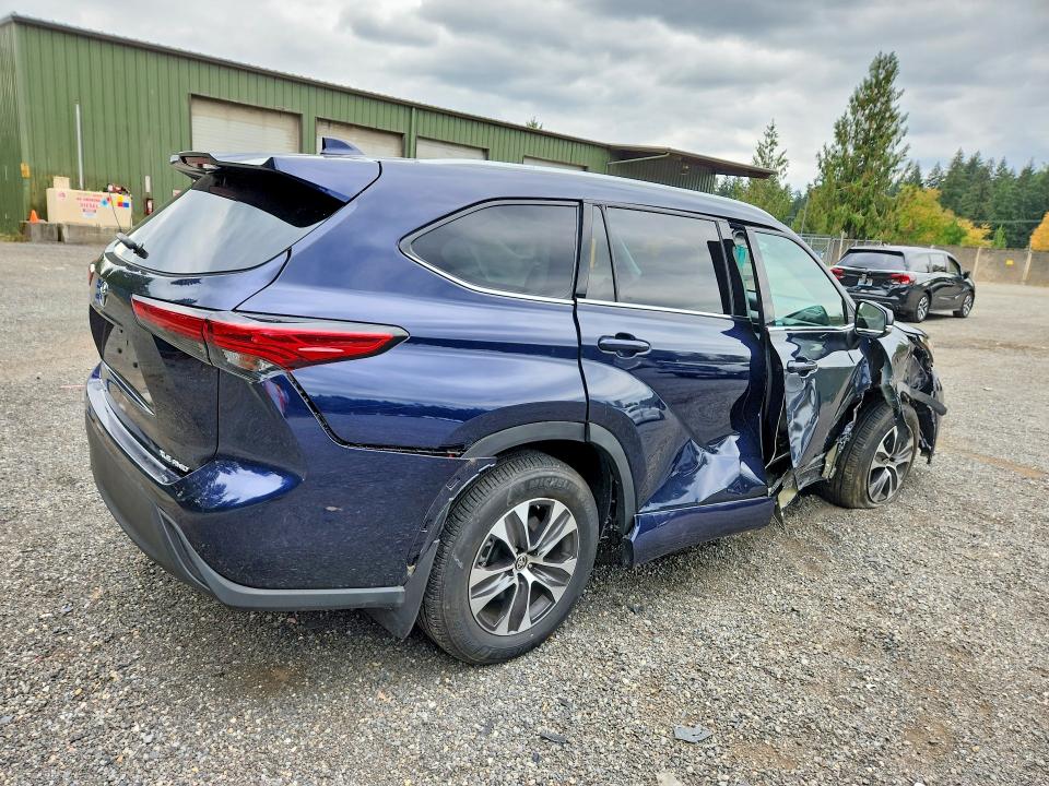 Продаж на аукціоні авто 2022 Toyota Highlander, vin: 5TDHZRBH7NS230008, номер лоту: 68414786