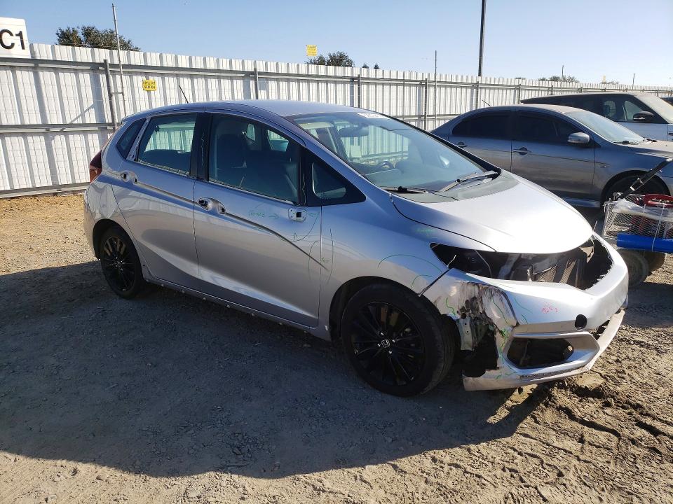 69614476 :رقم المزاد ، 3HGGK5H68KM748978 vin ، 2019 Honda Fit مزاد بيع