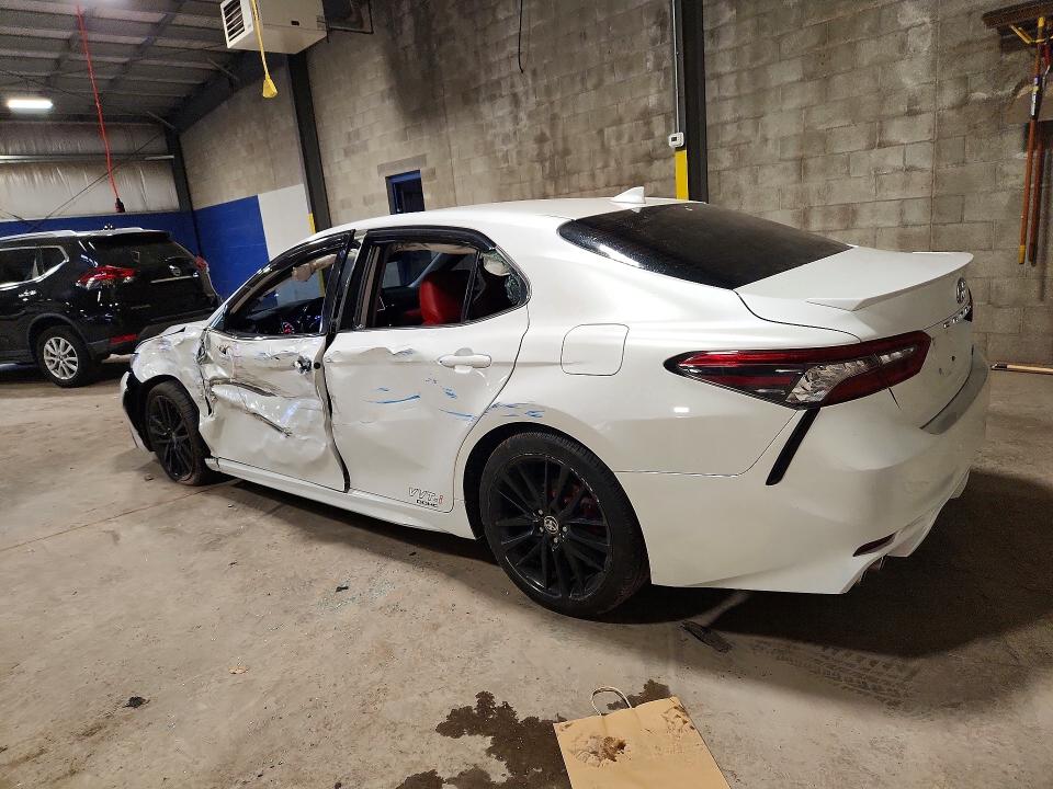 68187386 :رقم المزاد ، 4T1K61AK6NU029477 vin ، 2022 Toyota Camry مزاد بيع