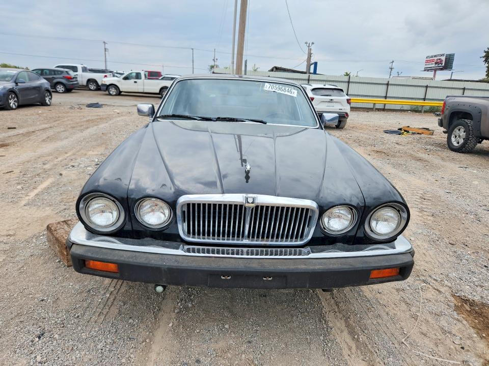 70596846 :رقم المزاد ، SAJAV1340EC375565 vin ، 1984 Jaguar Xj6 مزاد بيع