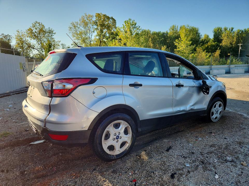 2018 Ford Escape მანქანა იყიდება აუქციონზე, vin: 1FMCU0F78JUA51502, აუქციონის ნომერი: 66274046