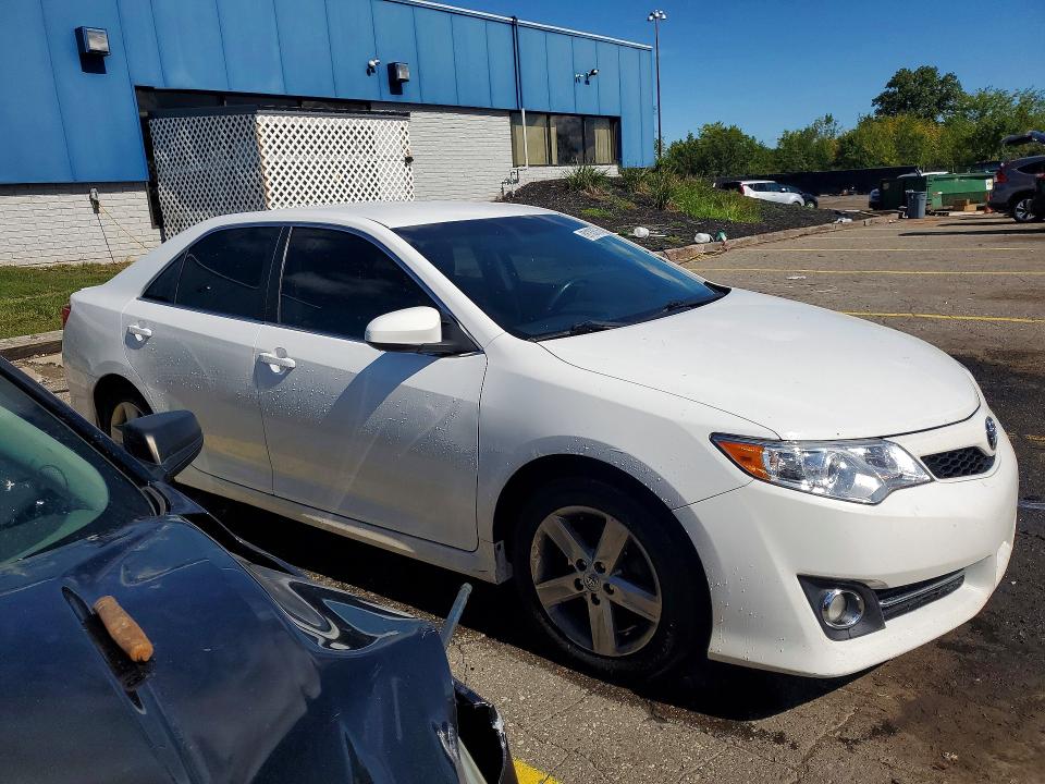 2014 Toyota Camry მანქანა იყიდება აუქციონზე, vin: 4T1BF1FK0EU351668, აუქციონის ნომერი: 69183676