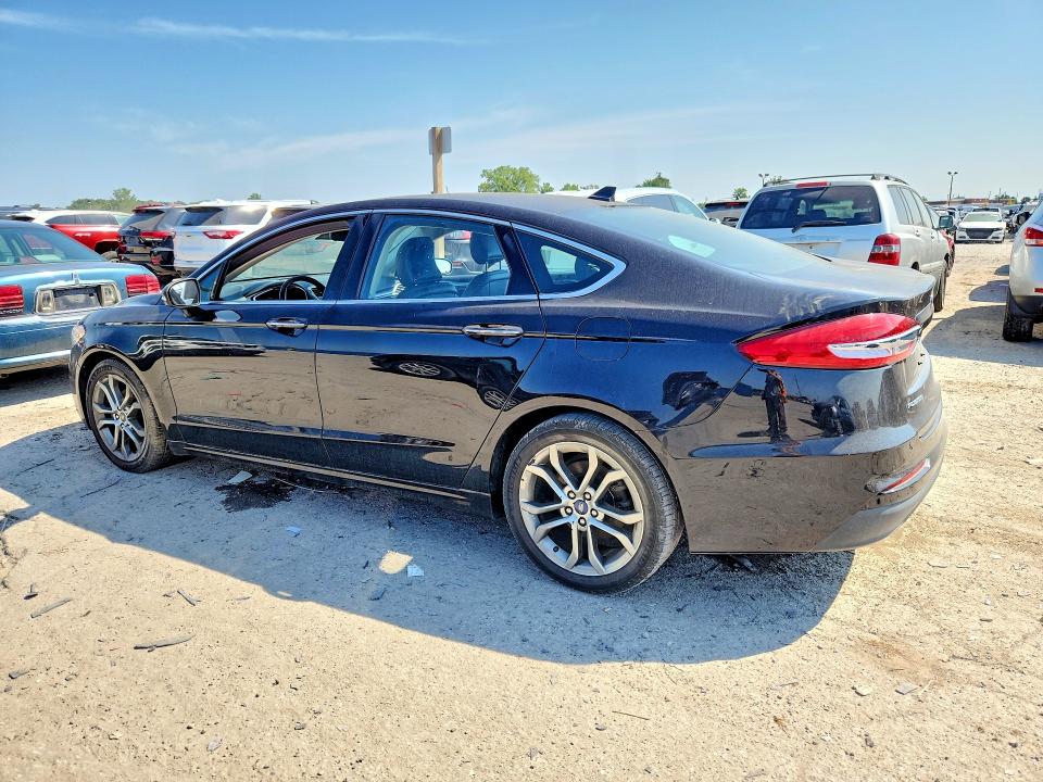 67445176 :رقم المزاد ، 3FA6P0CD8KR130198 vin ، 2019 Ford Fusion مزاد بيع