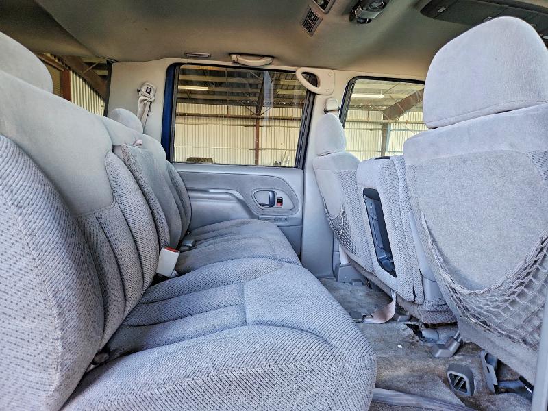 Продажа на аукционе авто 1999 Chevrolet Suburban, vin: 1GNEC16R7XJ434775, номер лота: 70560466