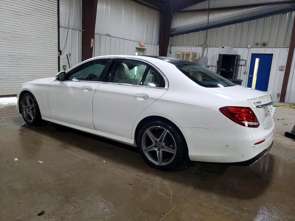 69505106 :رقم المزاد ، WDDZF4KB8JA388818 vin ، 2018 Mercedes-benz E مزاد بيع