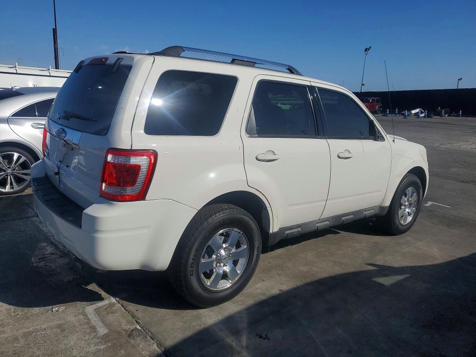 2011 Ford Escape მანქანა იყიდება აუქციონზე, vin: 1FMCU0E72BKC63634, აუქციონის ნომერი: 69647626
