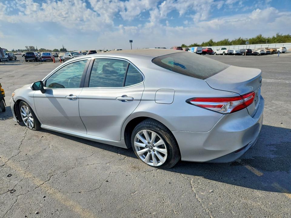 2018 Toyota Camry მანქანა იყიდება აუქციონზე, vin: 4T1B11HK0JU529276, აუქციონის ნომერი: 69847036