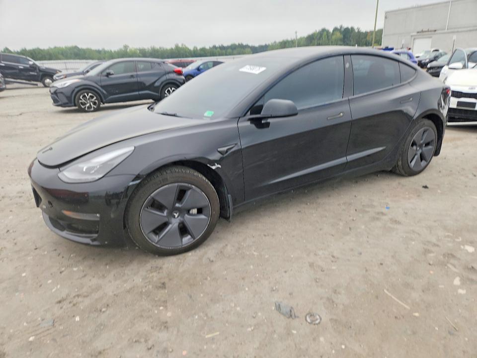 67698076 :رقم المزاد ، 5YJ3E1EB0NF112059 vin ، 2022 Tesla Model 3 مزاد بيع
