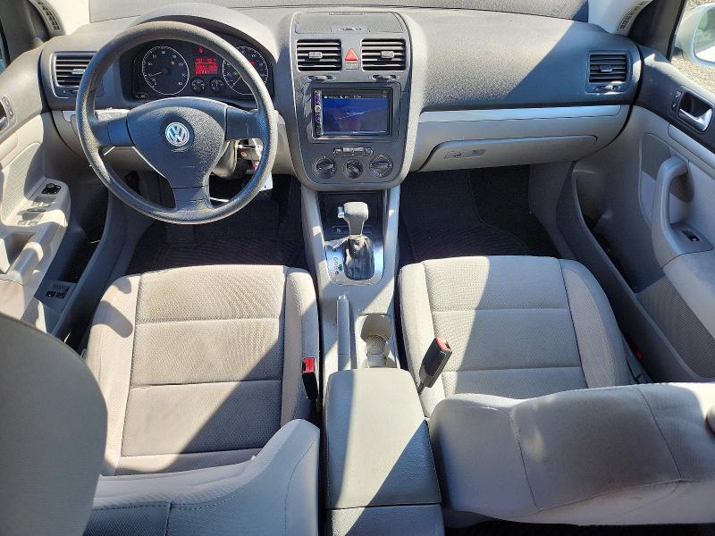 2009 Volkswagen Rabbit მანქანა იყიდება აუქციონზე, vin: WVWDB71KX9W131497, აუქციონის ნომერი: 69481886