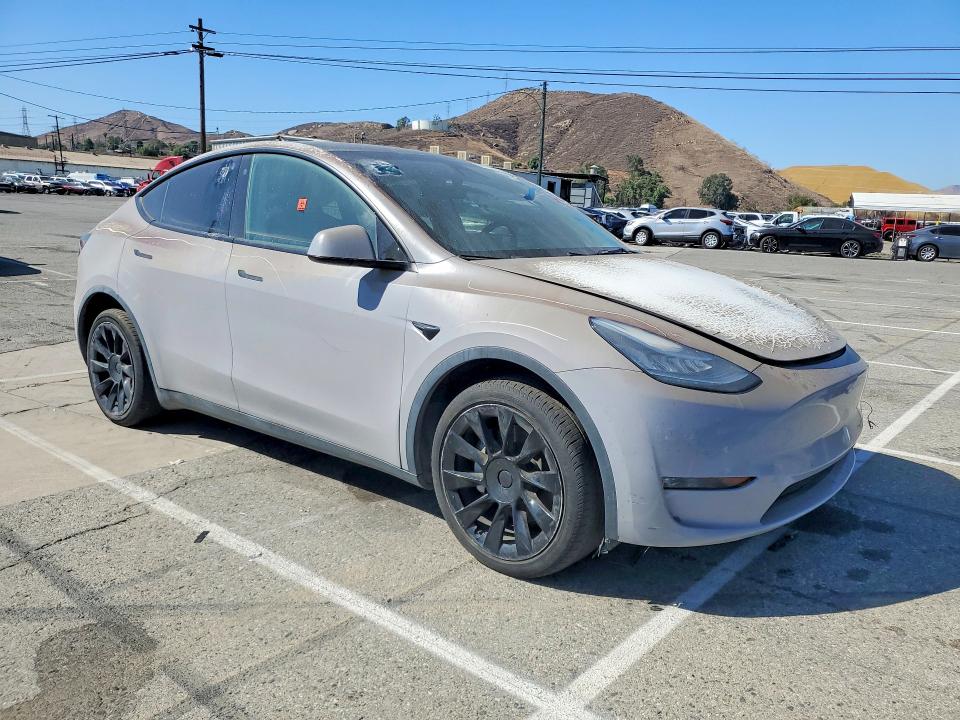 68895255 :رقم المزاد ، 5YJYGDEE1MF239767 vin ، 2021 Tesla Model Y مزاد بيع