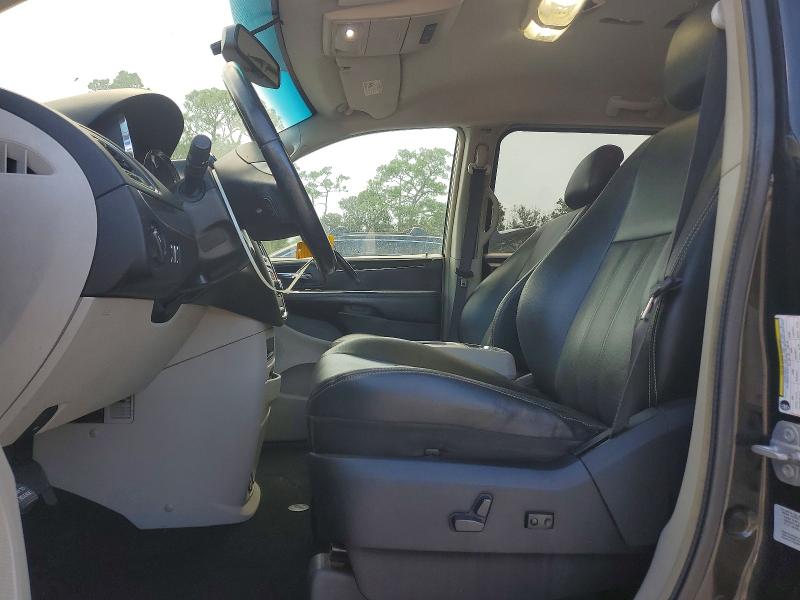 68501596 :رقم المزاد ، 2C4RC1BG1GR228927 vin ، 2016 Chrysler Town & Country مزاد بيع