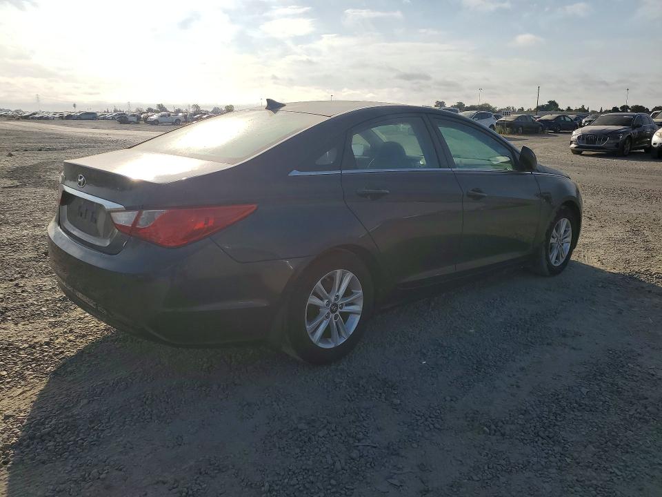 2013 Hyundai Sonata მანქანა იყიდება აუქციონზე, vin: 5NPEB4AC5DH658423, აუქციონის ნომერი: 69933766