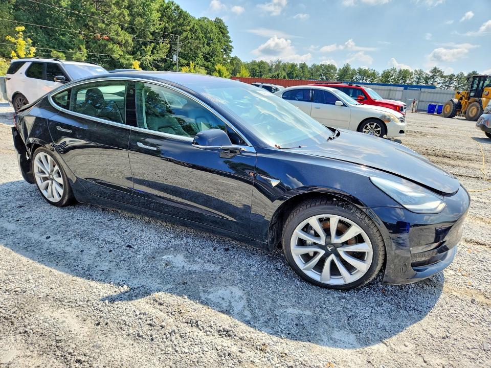 Продаж на аукціоні авто 2018 Tesla Model 3, vin: 5YJ3E1EB3JF090438, номер лоту: 69496516
