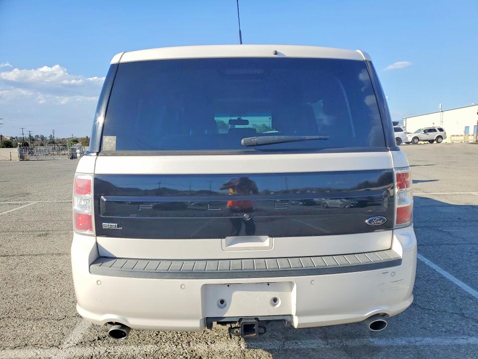 70871686 :رقم المزاد ، 2FMGK5C89GBA14197 vin ، 2016 Ford Flex مزاد بيع