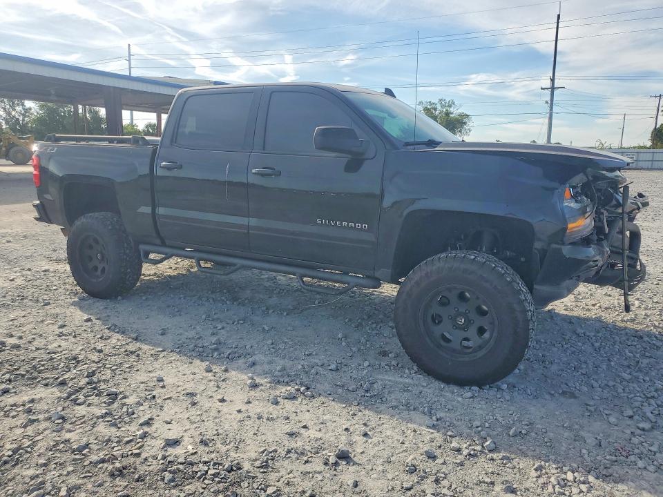 70272626 :رقم المزاد ، 3GCUKREC4JG479149 vin ، 2018 Chevrolet Silverado مزاد بيع