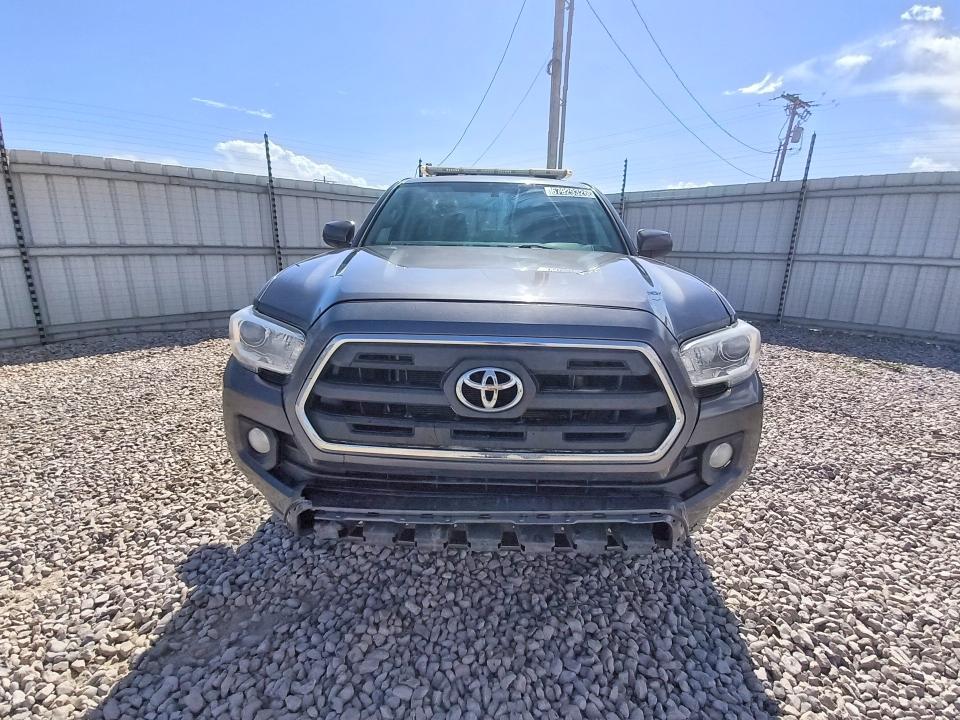 Продажа на аукционе авто 2017 Toyota Tacoma, vin: 5TFCZ5AN1HX106695, номер лота: 67929326