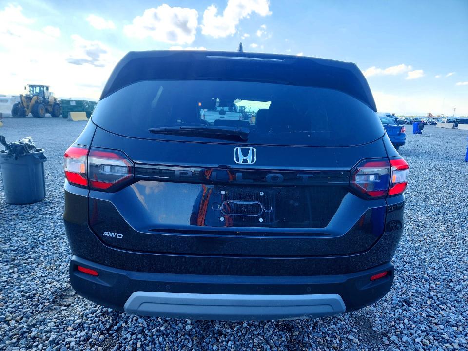 Продажа на аукционе авто 2025 Honda Pilot, vin: 5FNYG1H42SB106711, номер лота: 69599586