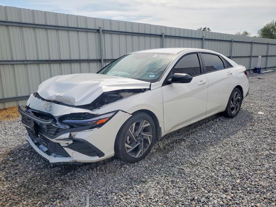 Auction sale of the 2025 Hyundai Elantra, vin: KMHLM4DG0SU070086, lot number: 67900946