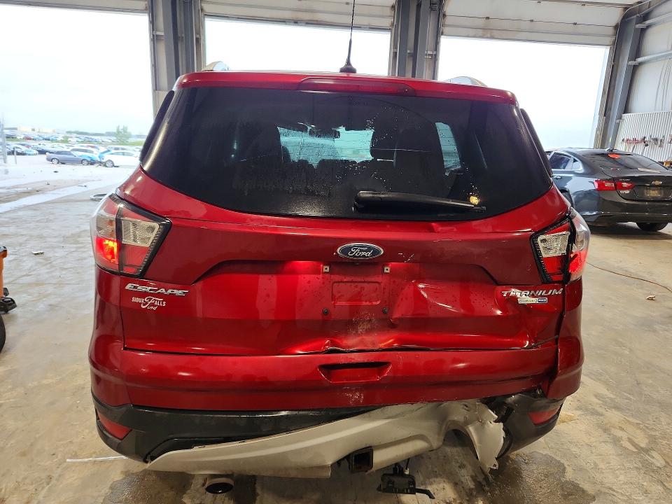 Продажа на аукционе авто 2018 Ford Escape, vin: 1FMCU9J97JUB73880, номер лота: 69015476