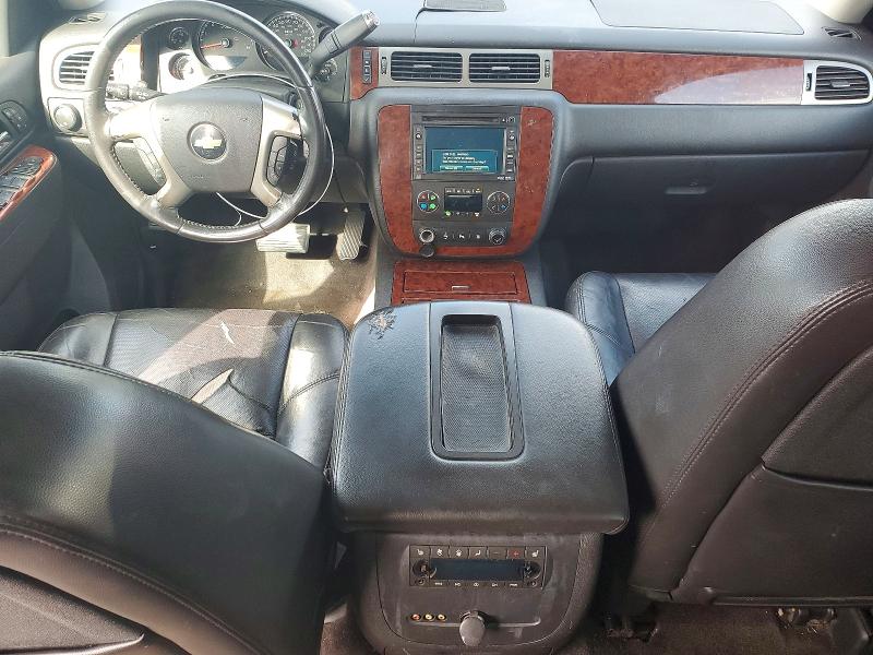 Продаж на аукціоні авто 2010 Chevrolet Suburban, vin: 1GNUKKE36AR255329, номер лоту: 69093246