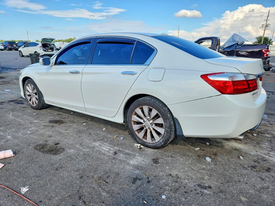 71235966 :رقم المزاد ، 1HGCR3F85FA015311 vin ، 2015 Honda Accord مزاد بيع