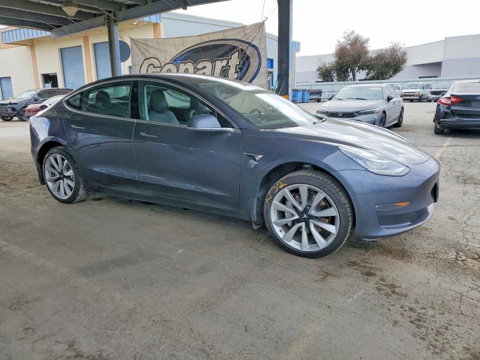 67058616 :رقم المزاد ، 5YJ3E1EA6JF050488 vin ، 2018 Tesla Model 3 مزاد بيع