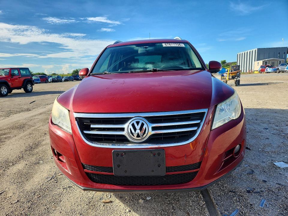 67877756 :رقم المزاد ، WVGAV7AX4AW508802 vin ، 2010 Volkswagen Tiguan مزاد بيع