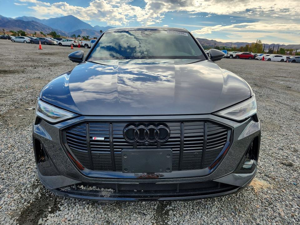 67925206 :رقم المزاد ، WA12ABGE7PB025389 vin ، 2023 Audi E-tron مزاد بيع